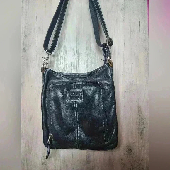 FOSSIL Black Classic Crossbody Logo Bag Small Size - Picture 1 of 14